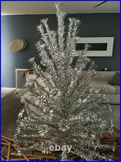 1950's Evergleam Aluminum Christmas tree with tri-color light, 94 Branches Rare