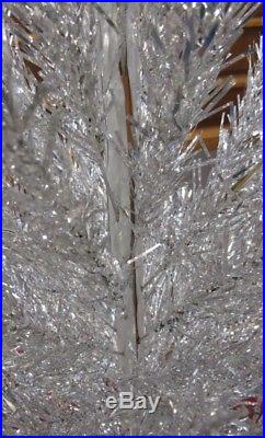 1961 Evergleam 7' Silver Aluminum Christmas Tree 100 Branches Sleeves Box Nice