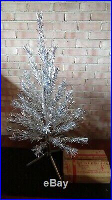 4' Evergleam Aluminum Christmas Tree SILVER 40 Branch Complete in Box 1960's