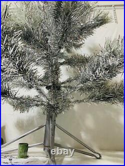 4FT Silver Tinsel Christmas Tree & New Color Wheel (3A)