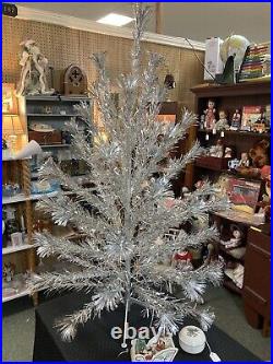 6' Aluminum Tree Sapphire By Regal 5265 With Box