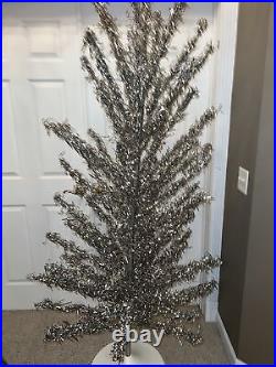 Aluminum Christmas Tree, 6.5' 80-19 branches, Wood Trunk, Round Plastic Base