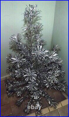 Aluminum Evergleam Tinsel Christmas Tree Pom Pom 5 Ft 56 Branches 1960's
