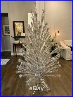 Aluminum Specialty Co Evergleam Deluxe 97 Branch 7 FT CHRISTMAS TREE with Box