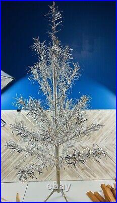 Arandell Products Comp. 4 Ft Aluminum Christmas Tree With Original Box And Stand