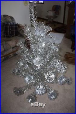 Christmas Tree Vintage, Aluminum Silver, Pom-Pom, 4 Feet, 41 Braches, Complete