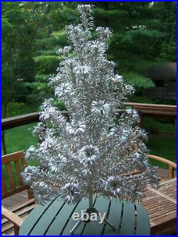 Collector's Sweet! Vtg 4ft Retro Silver Evergleam Fountain Aluminum Xmas Tree