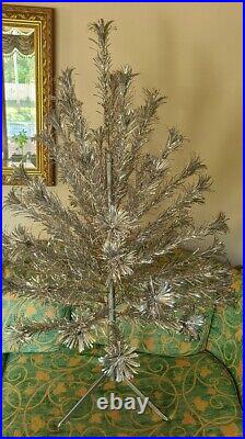 Complete MCM Peco Silver Christmas Pine Lifetime Aluminum 4' Tree Branch Box