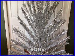 EVERGLEAM DELUXE 6 Ft 94 BRANCHES ALUMINUM CHRISTMAS TREE ROTATING BASE NICE