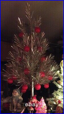 EVERGLEAM VTG ALUMINUM Christmas Tree 4ft. 40 Straight Needle Branches and Box
