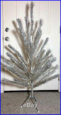 Estate Vintage 4' Silver Aluminum Christmas Tree 40 Branch withSleeves & Box As Is
