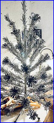 Evergleam 4ft 58 branch Aluminum Christmas tree Pompom Withsleeves/stand Orig. Box