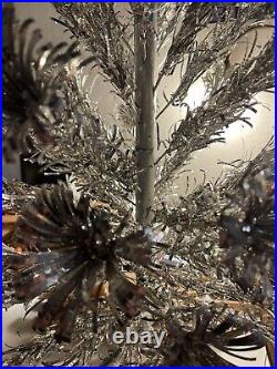 Evergleam 4ft 58 branch Aluminum Christmas tree Pompom Withsleeves/stand Orig. Box