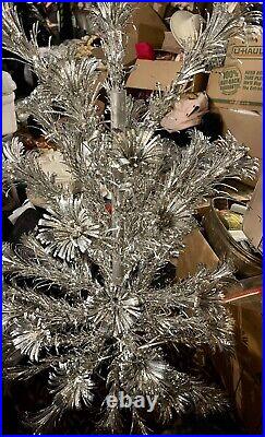Evergleam 4ft 58 branch Aluminun Christmas tree Pompom Withsleeves/stand Orig. Box