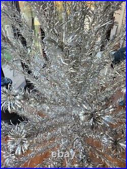 Evergleam 6 Ft 94 Branch Stainless Aluminum Pom Pom Christmas Tree In Box