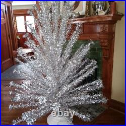 Evergleam 7 ft 100 Branch Aluminum Christmas Tree with Revolving Musical Stand