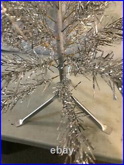 Holiday Industries 49 Branch Aluminum Christmas Tree 4 Foot Original + Instr