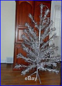IOB Vintage 6' Silver Stainless Aluminum Christmas Tree Pom Pom Ends Movie Prop