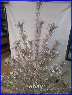 MCM Evergleam 6' Stainless Aluminum Christmas Tree 93 Branches WithBox