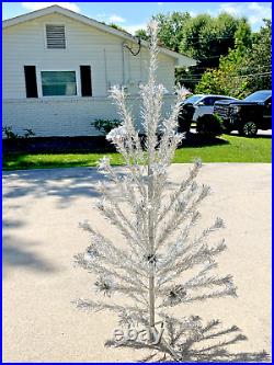 Mid-century-aluminum Christmas Tree, 5'10, Pom Pom