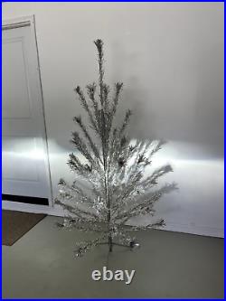 Mid-century-aluminum Christmas Tree, 5'10, Pom Pom