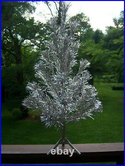 Neat! Collector's Vtg 4ft Retro Pretty Silver Evergleam Pom Aluminum Xmas Tree