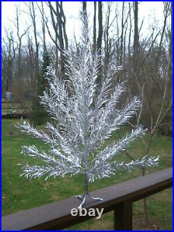 Nice Collector's Vtg 4 Ft. Aluminum Stainless Silver Sparkler Christmas Tree