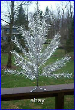 Nice Collector's Vtg 4 Ft. Aluminum Stainless Silver Sparkler Christmas Tree