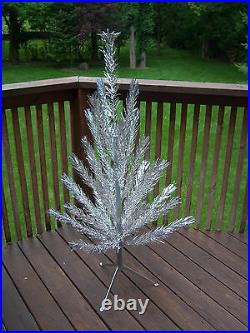 Nice Htf Collector's Vintage 4 Ft Retro Stainless Aluminum Christmas Tree