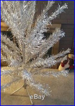 OLD VINTAGE EVERGLEAM 6 Ft STAINLESS ALUMINUM SILVER CHRISTMAS TREE 46 BRANCHES