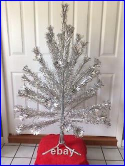 PECO CHRISTMAS PINE ALUMINUM DELUXE POM POM 4 Ft 55 BRANCHES TREE COMPLETE VTG
