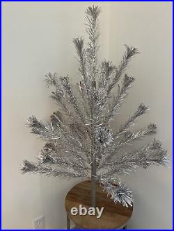 PECO Standard 4ft. Alluminium Christmas Tree In Original Box No 14
