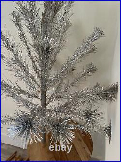 PECO Standard 4ft. Alluminium Christmas Tree In Original Box No 14