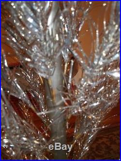 Peco Mid Century modern Aluminum Christmas Tree 4ft. 32 Branches tinsel silver