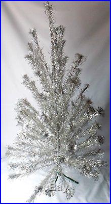Pom Pom Sparkler Aluminum 5 Ft Silver Christmas Tree Box