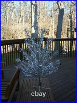 Pretty Collector's Vtg 4.5 Ft. Aluminum Stainless Silver Mirro Christmas Tree