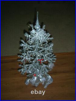 Pretty Retro 4 Ft Vtg Aluminum Tinsel Silver Feather Style Xmas Tree & Ornaments