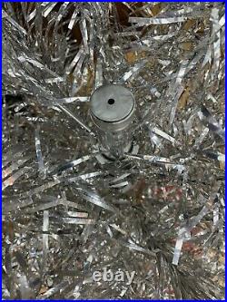 Rare Mirro 4 1/2 Aluminum Christmas Tree 55 Branches Circa 1960 & 25 Vtg Skirt