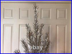 STAR BAND CO. SPARKLER 4.5 Ft 49 BRANCHES ALUMINUM XMAS TREE W-995 COMPLETE