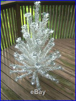 Sharp Htf Vtg 4 Ft. Aluminum Deluxe Silver Evergleam Pom Pom Christmas Tree