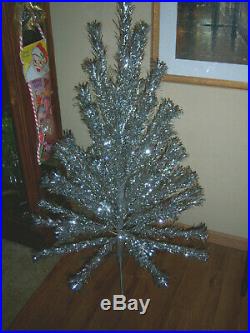 Sharp Htf Vtg 4 Ft. Aluminum Fountian Silver Evergleam Christmas Tree