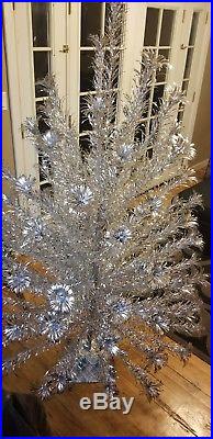Silver Forest 6' Aluminum Christmas Tree, & Original Stand and Box 84 branches