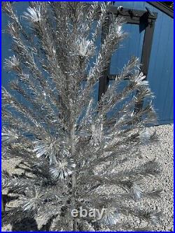 Sparkler Pom Pom Aluminum Christmas Tree 7' 100 Branch Long Needle With Light Box