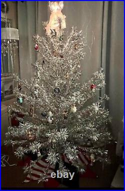 VINTAGE 5.5ft Silver Aluminum Christmas Tree with color light, 2 stands, sleeves