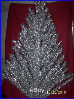 VINTAGE 6' EVERGLEAM Aluminum Christmas Tree has 114 Pom-Pom branch Original box