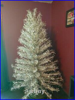VINTAGE MIRRO 7 MAJESTIC CHRISTMAS TREE 200 BRANCHES! NO STAND BEAUTIFUL 1960s