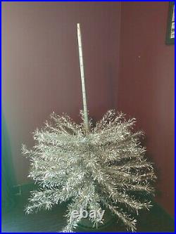 VINTAGE MIRRO 7 MAJESTIC CHRISTMAS TREE 200 BRANCHES! NO STAND BEAUTIFUL 1960s