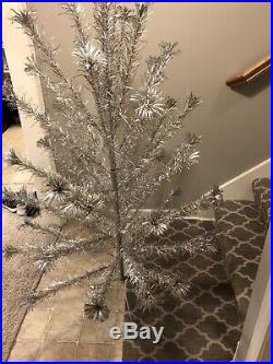 VINTAGE SILVER CHRISTMAS TREE ALUMINUM 6 FOOT 46 Branch Tripod stand GOOD SHAPE