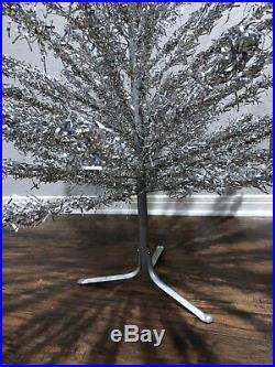 VINTAGE SILVER FOREST 5 ½ ALUMINUM CHRISTMAS TREE, 70 BRANCHES, withSTAND