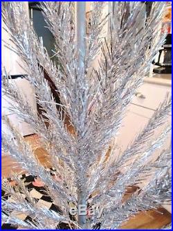 VINTAGE SILVER GLOW 6' ALUMINUM CHRISTMAS TREE with57 BRANCHES & METAL TREE STAND
